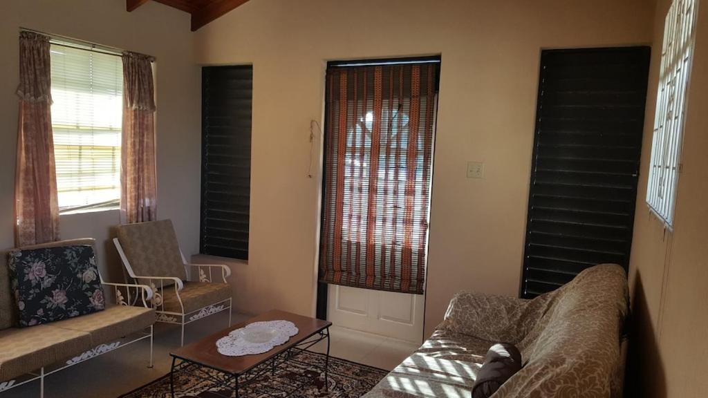 Donamae 2 Story Barbados House Βίλα Μπριτζτάουν Εξωτερικό φωτογραφία