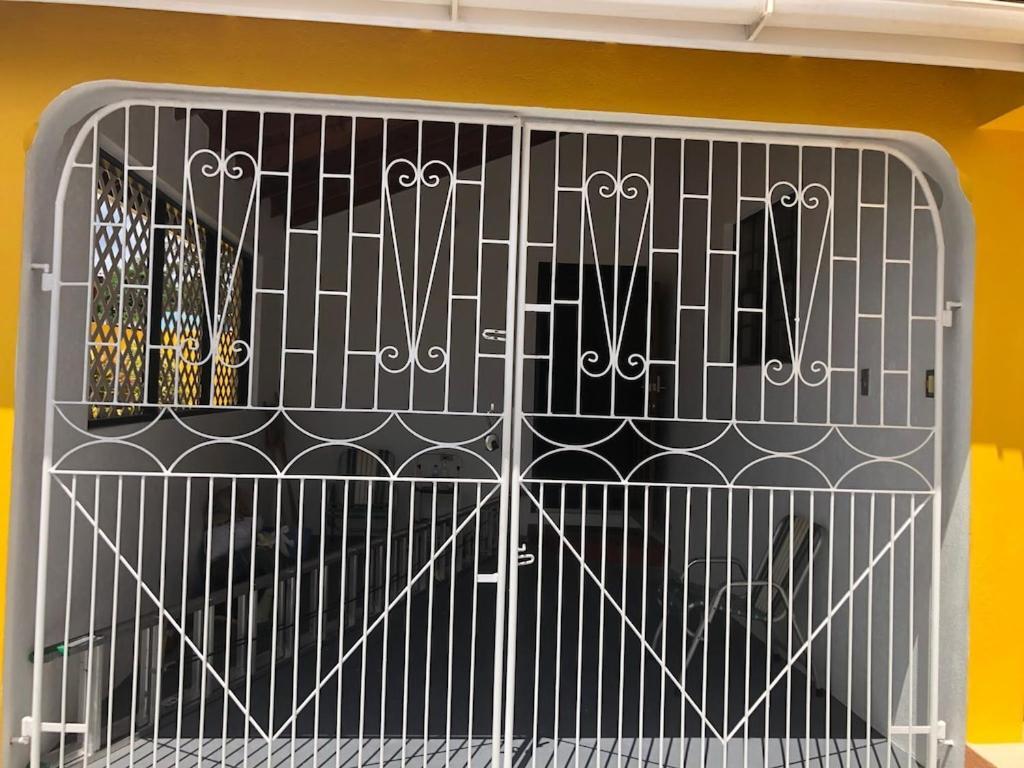 Donamae 2 Story Barbados House Βίλα Μπριτζτάουν Εξωτερικό φωτογραφία