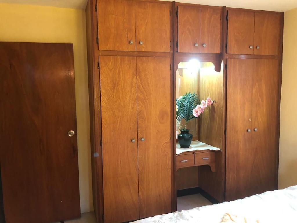 Donamae 2 Story Barbados House Βίλα Μπριτζτάουν Εξωτερικό φωτογραφία