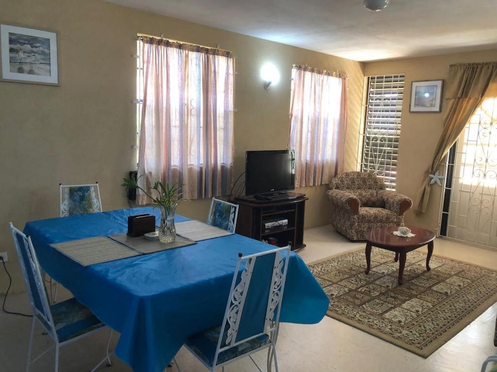 Donamae 2 Story Barbados House Βίλα Μπριτζτάουν Εξωτερικό φωτογραφία